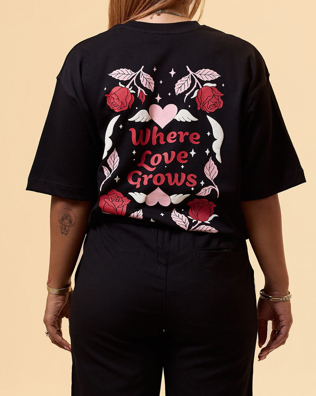 T-SHIRT " WHERE LOVE GROWS "