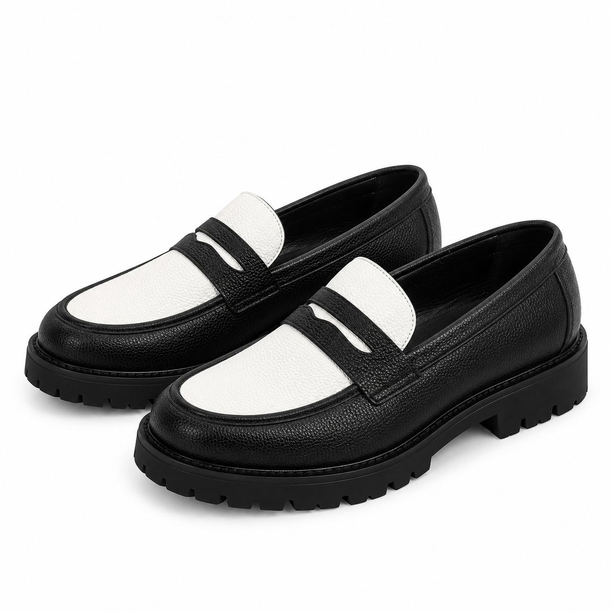 MOCASSINS À SEMELLE CRANTÉE EN SIMILICUIR